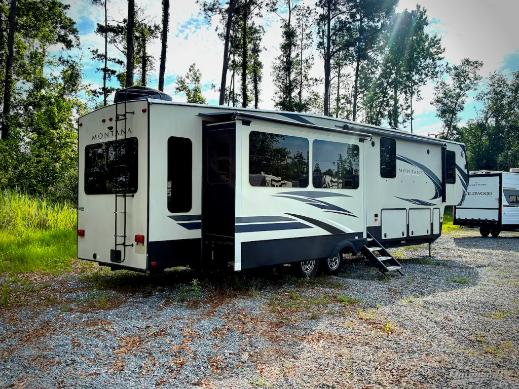 2018 Keystone Montana High Country 385BR, Photos photo 2
