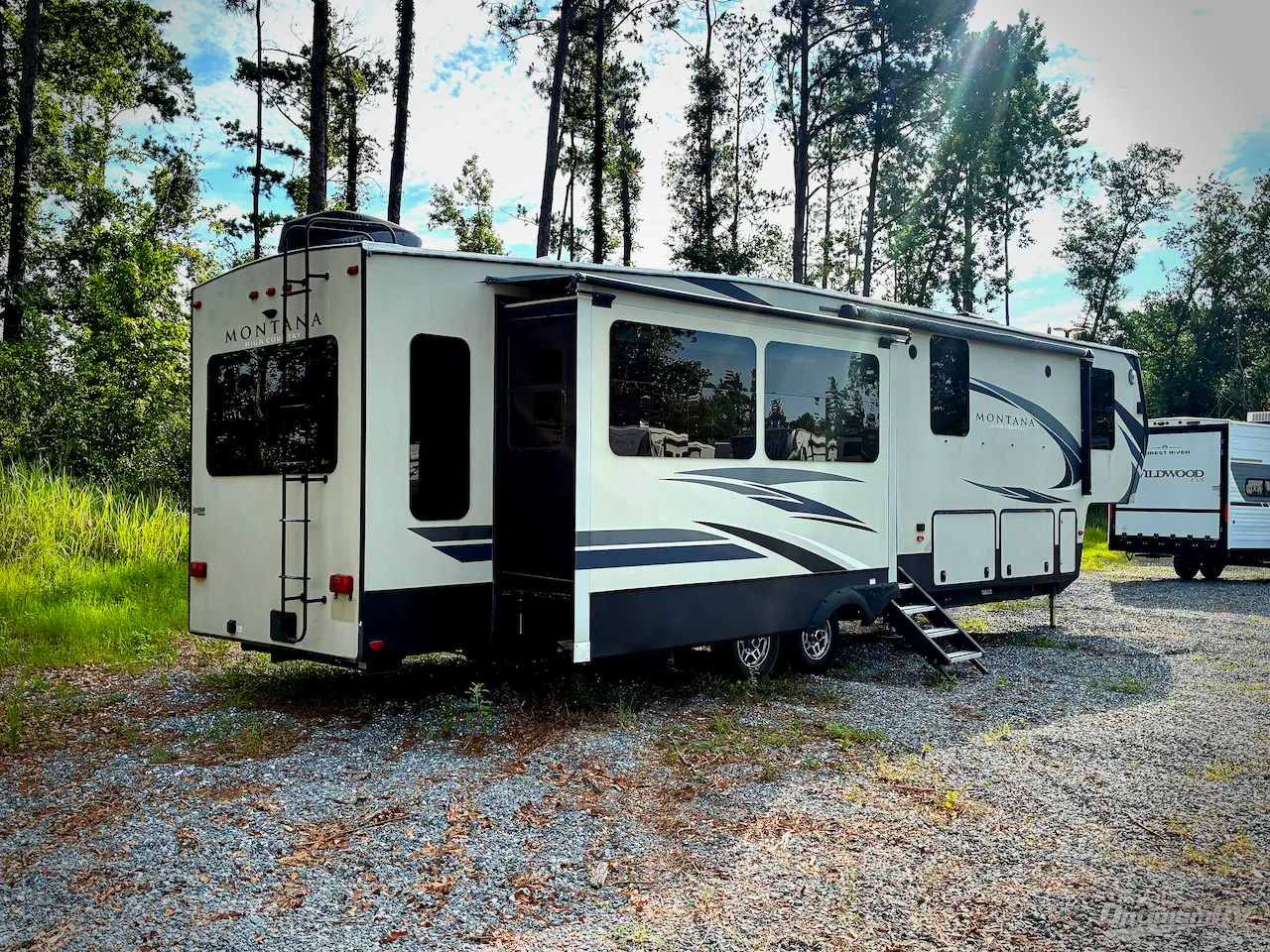 2018 Keystone Montana High Country 385BR - Photo 3