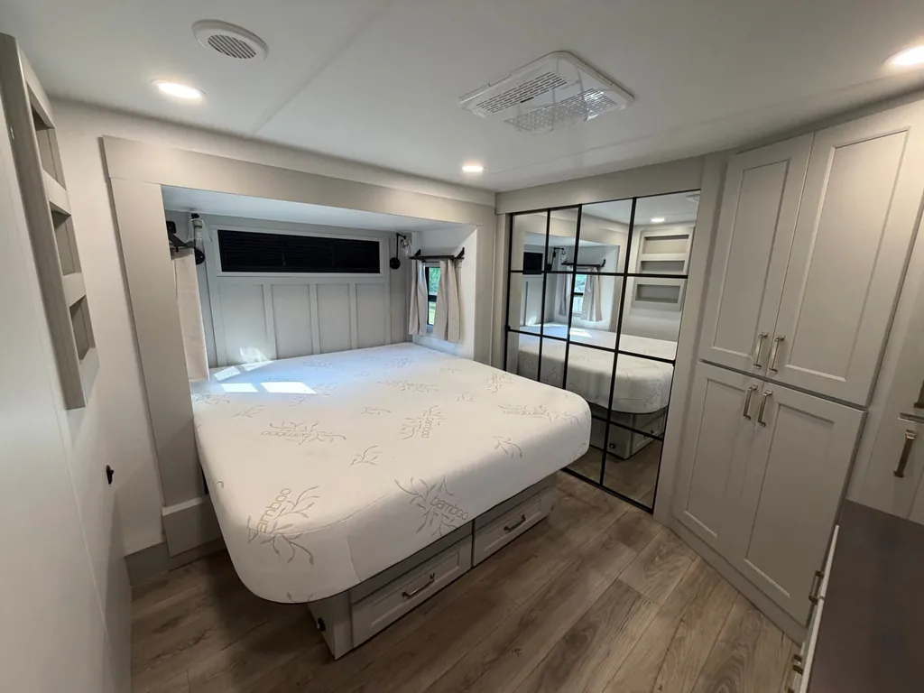 2026 Brinkley Model G 3970, Photos photo 27