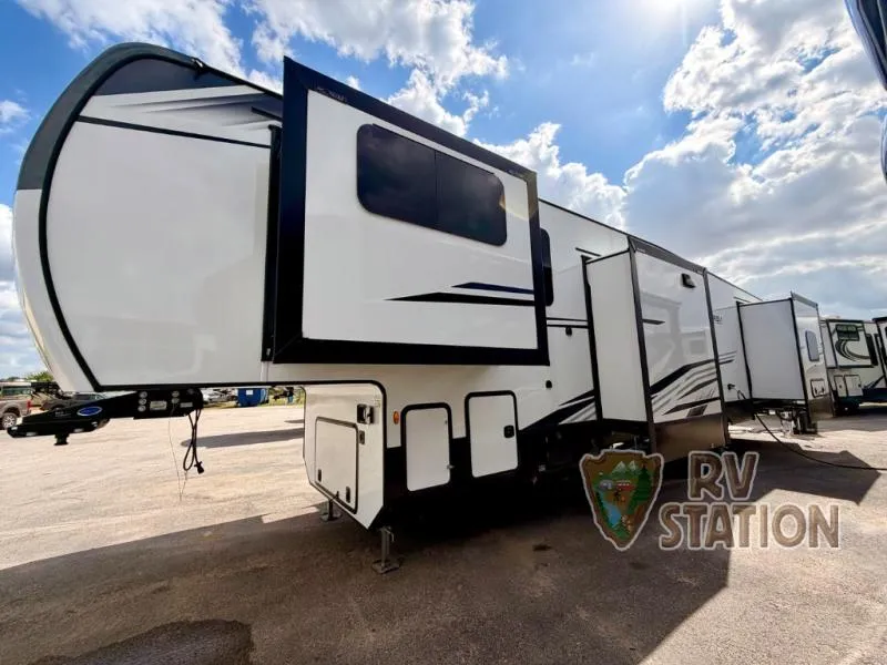 2026 Venture RV SportTrek Touring Edition 365VFL - Photo 4