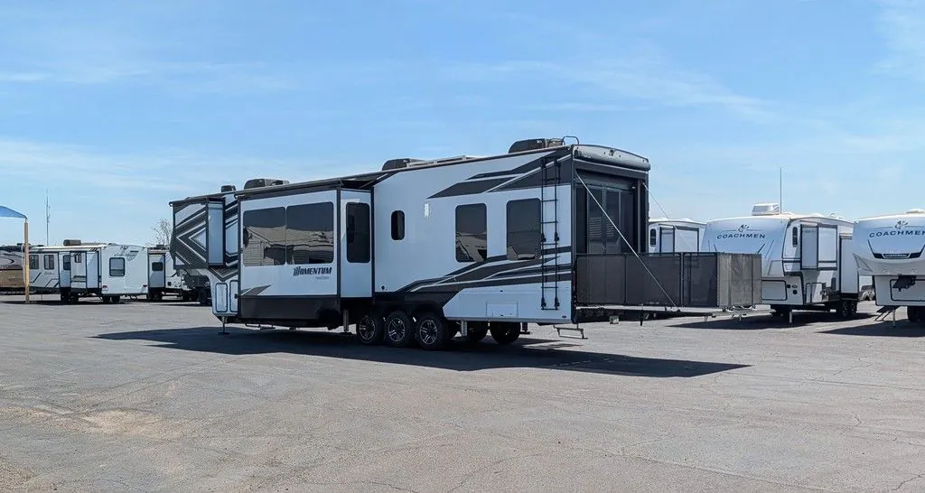 2023 Grand Design Momentum 399TH, Photos photo 6