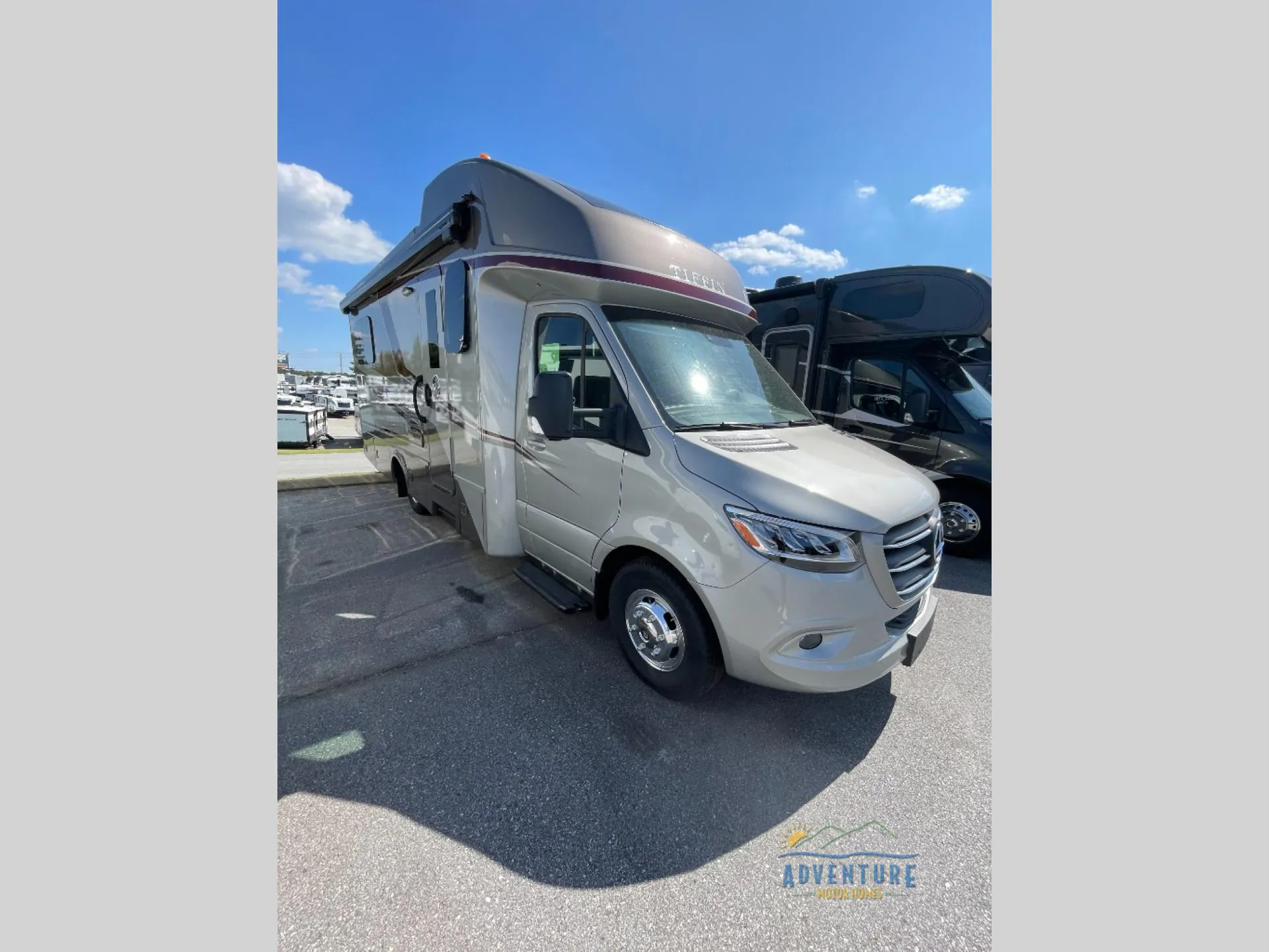 2024 Tiffin Wayfarer 25 RLW - Photo 2