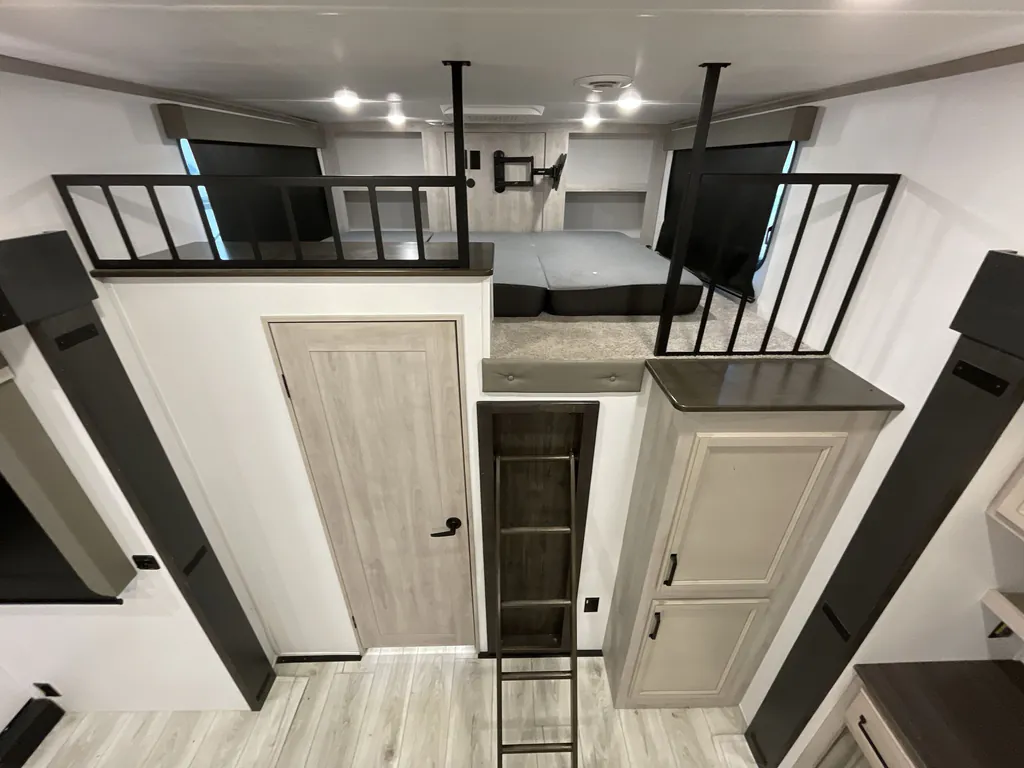 2024 Keystone Montana High Country 381TB, Photos photo 19