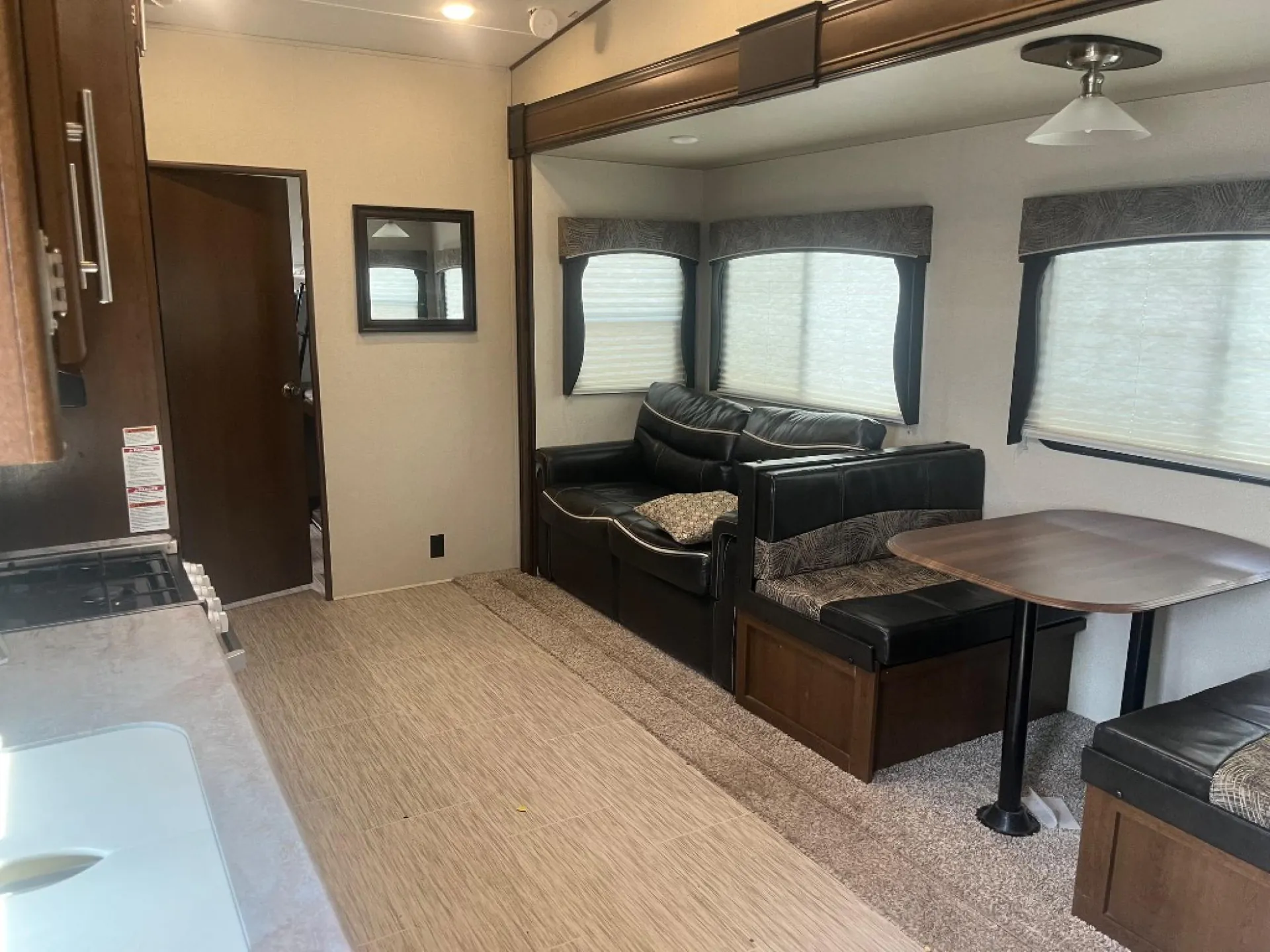 2019 Forest River Wildcat 31BH — Photo 8