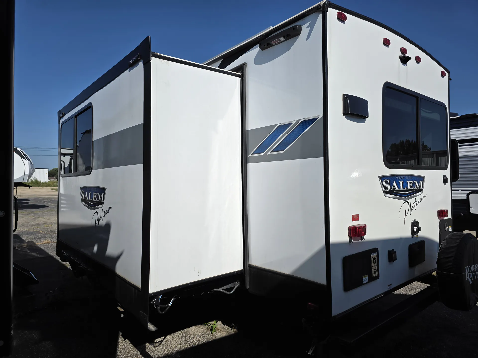 2023 Forest River Salem 32RET dealer photo 6 from Jeff Bright RV Center