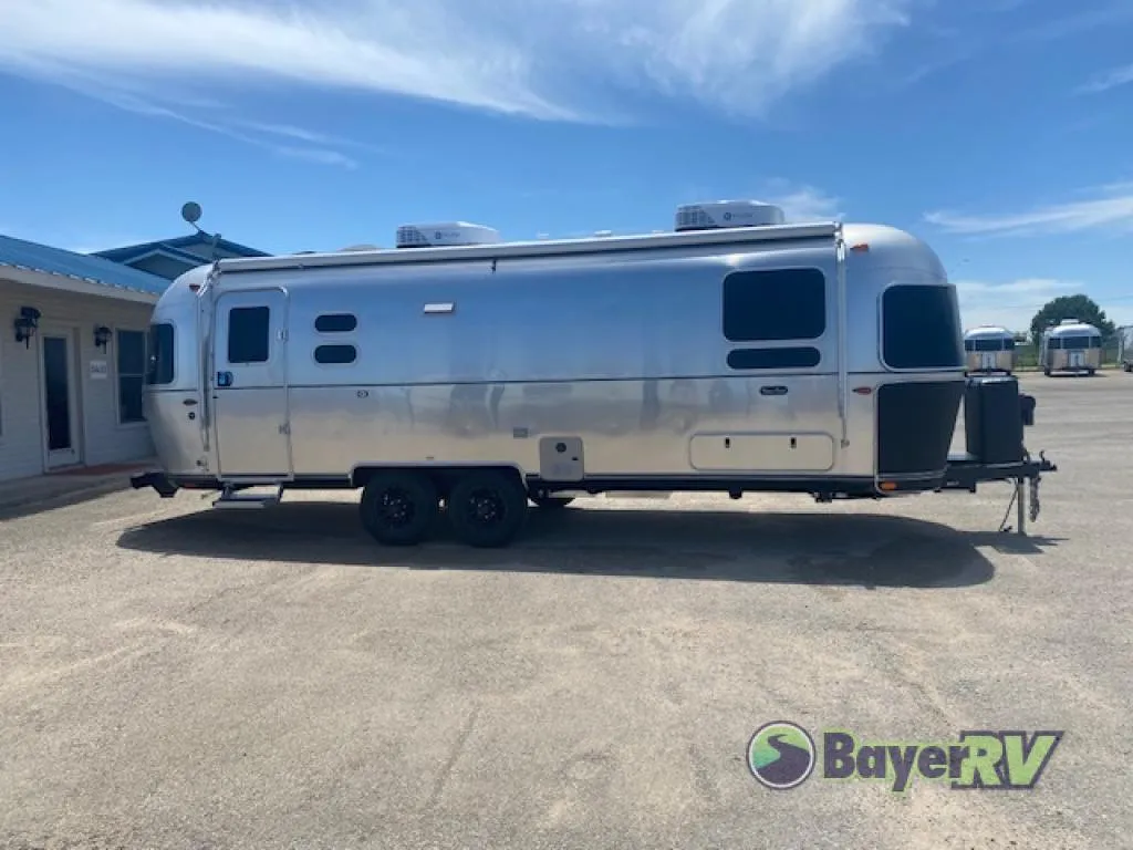 2025 Airstream Flying Cloud 27FB Twin - Photo 2