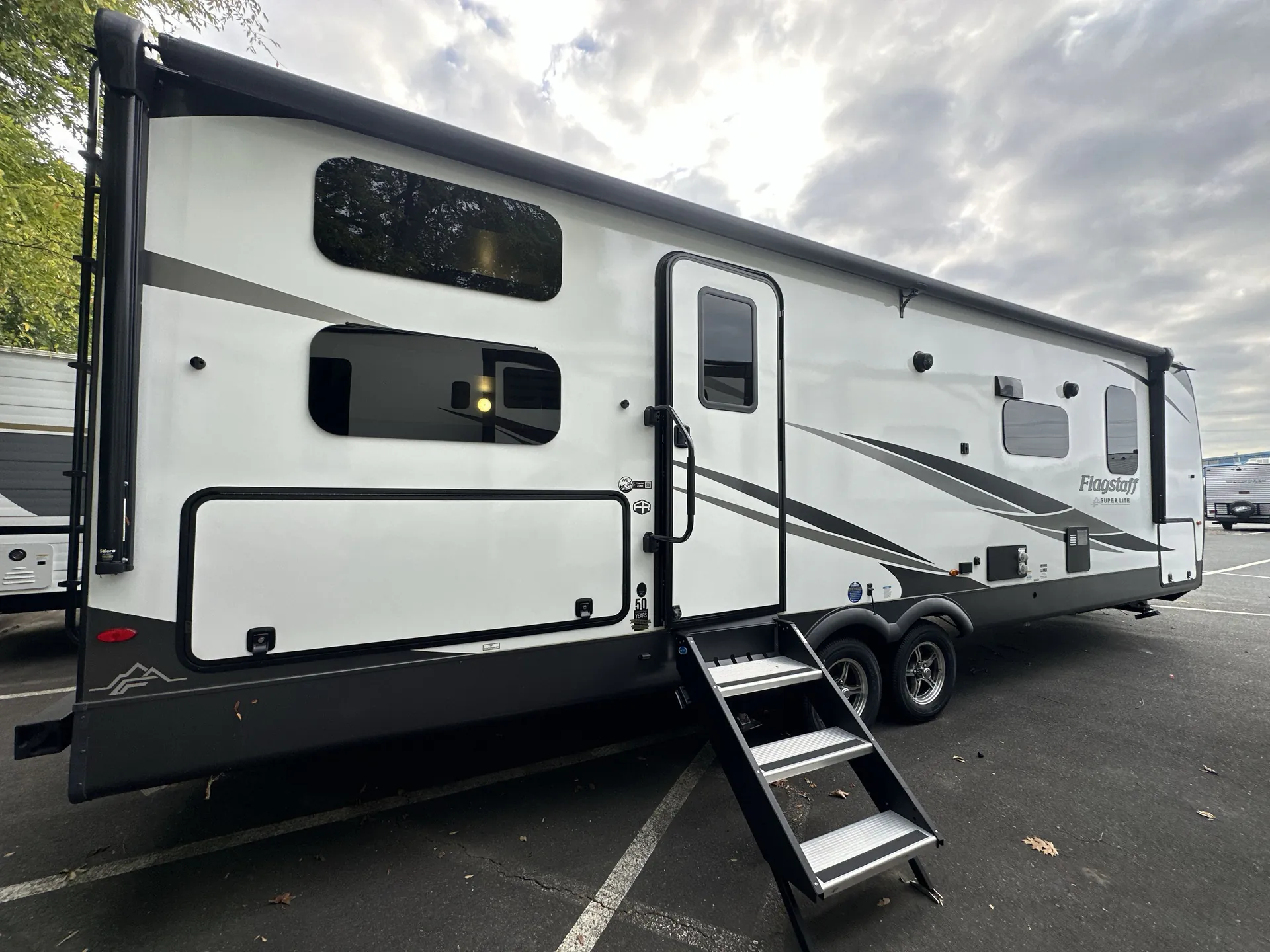2025 Forest River Flagstaff Super Lite 27DBH — living area main