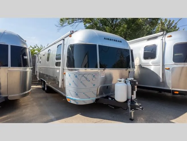 2026 Airstream International 27FB - Photo 3