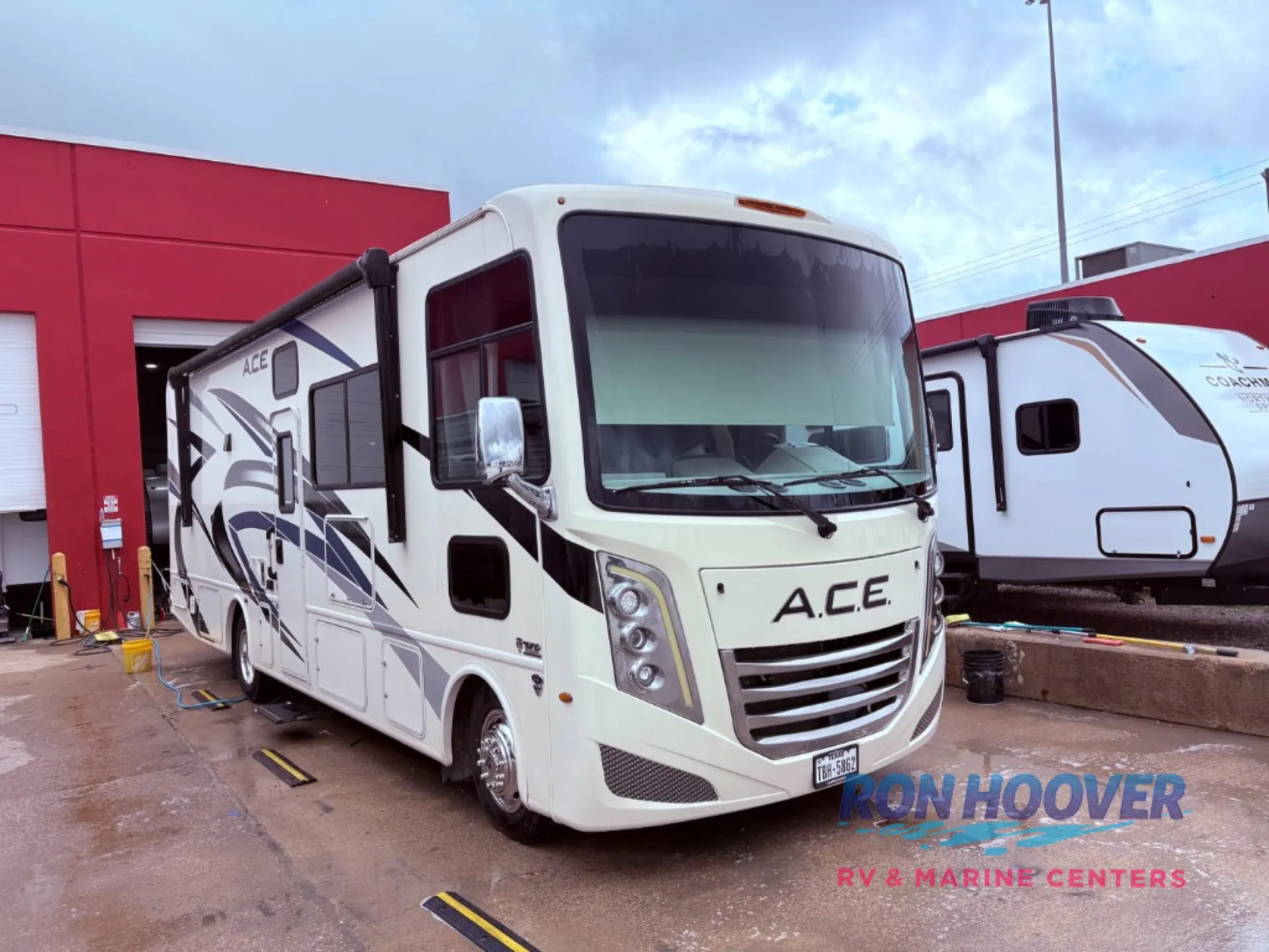 2023 Thor Motor Coach A.C.E 29G - Photo 2