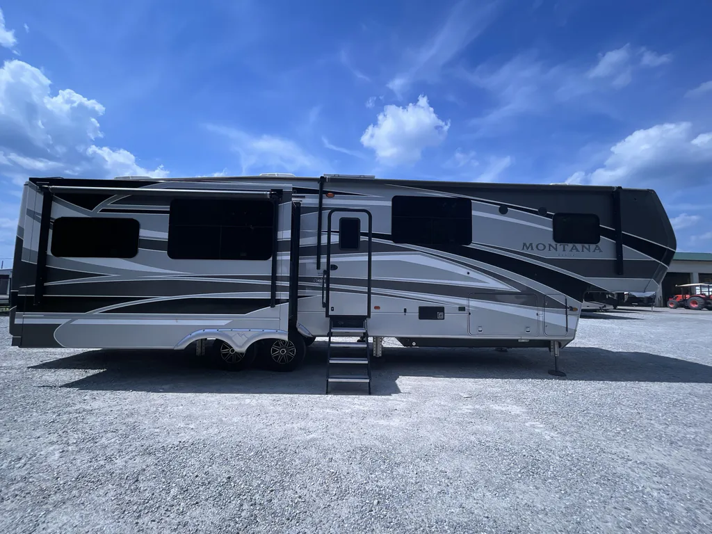 2022 Keystone Montana 3813MS, Photos photo 3
