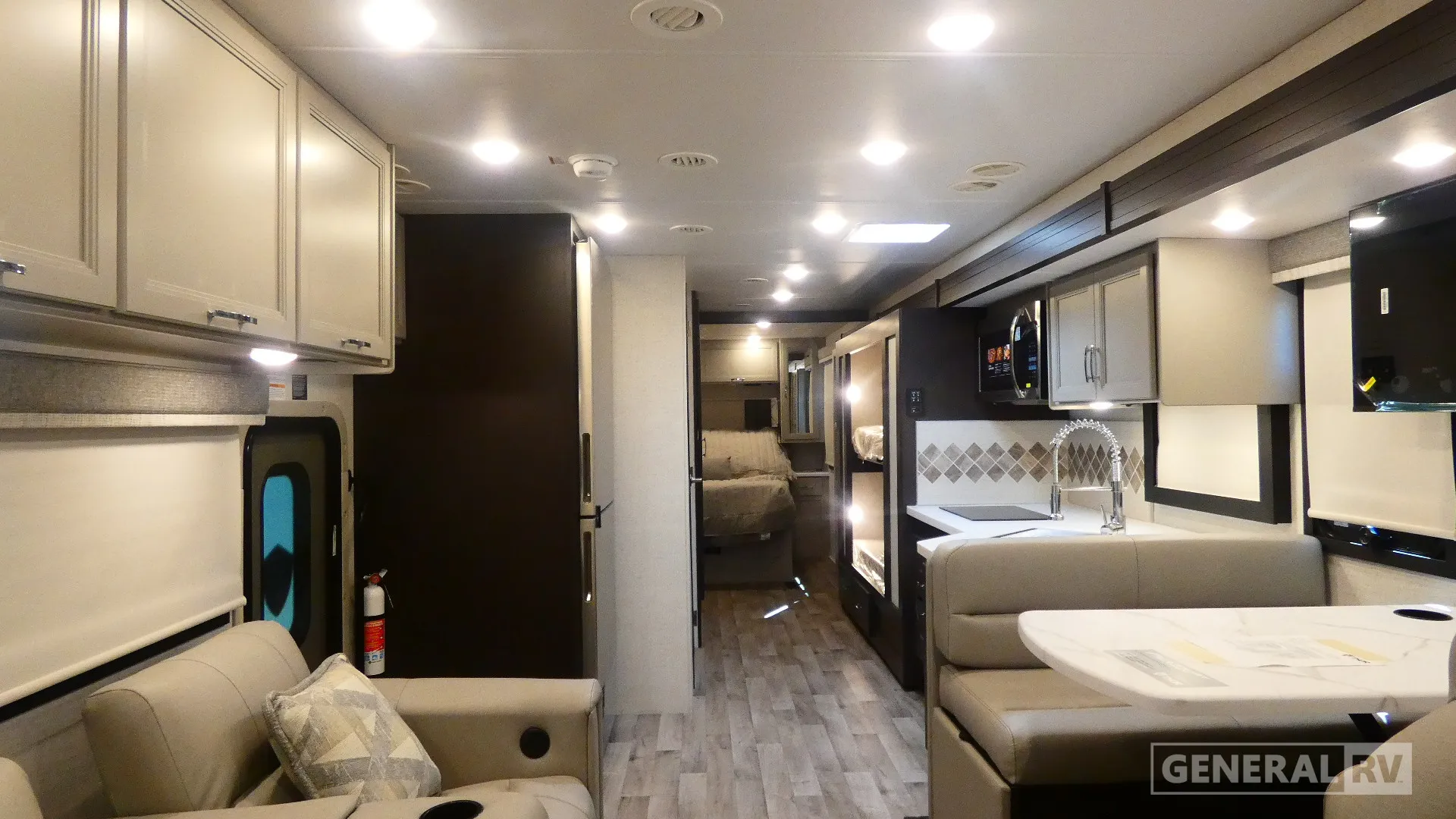 2026 Thor Motor Coach Palazzo GT 33.5 - Photo 3