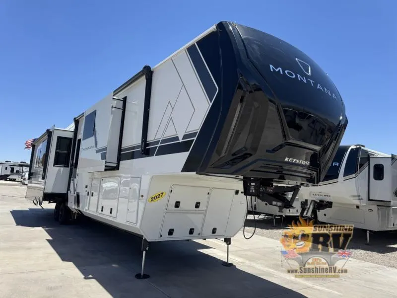 2027 Keystone RV Montana 3900RK - Photo 2