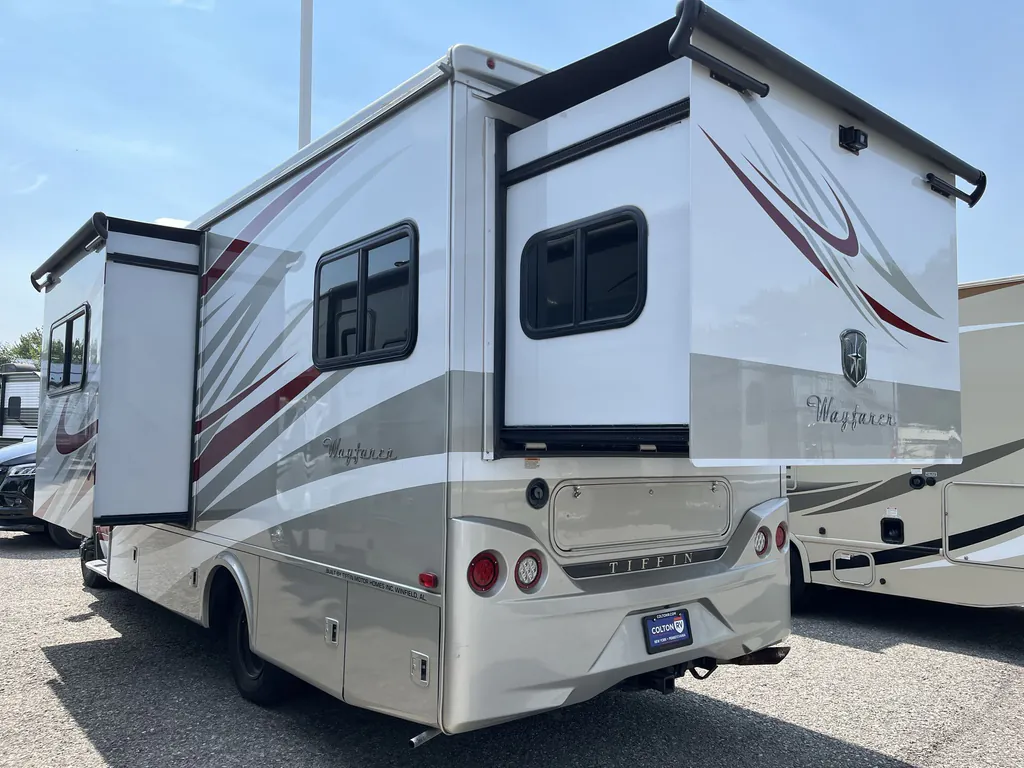 2017 Tiffin Wayfarer 24 QW, Photos photo 3