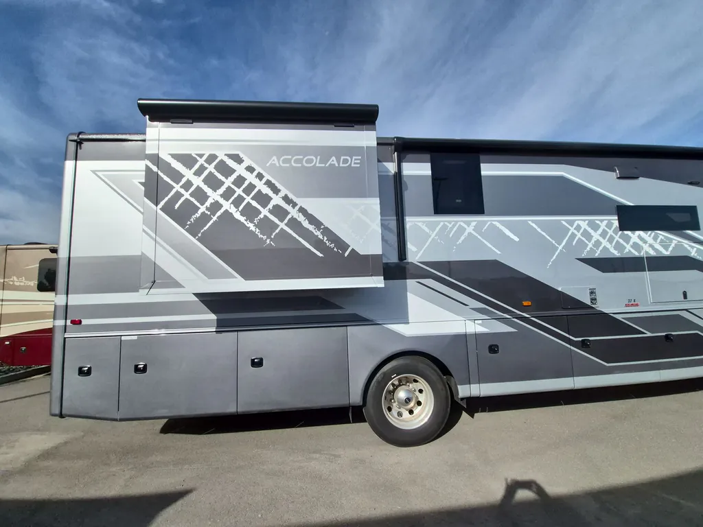 2027 Entegra Coach Accolade 37K, Photos photo 9