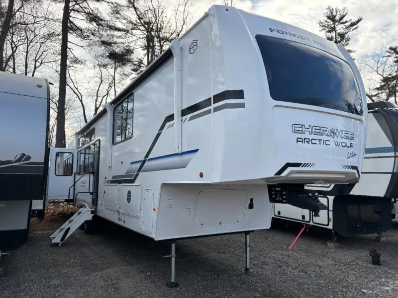 2026 Forest River Cherokee Arctic Wolf 38LEAHG - Photo 2
