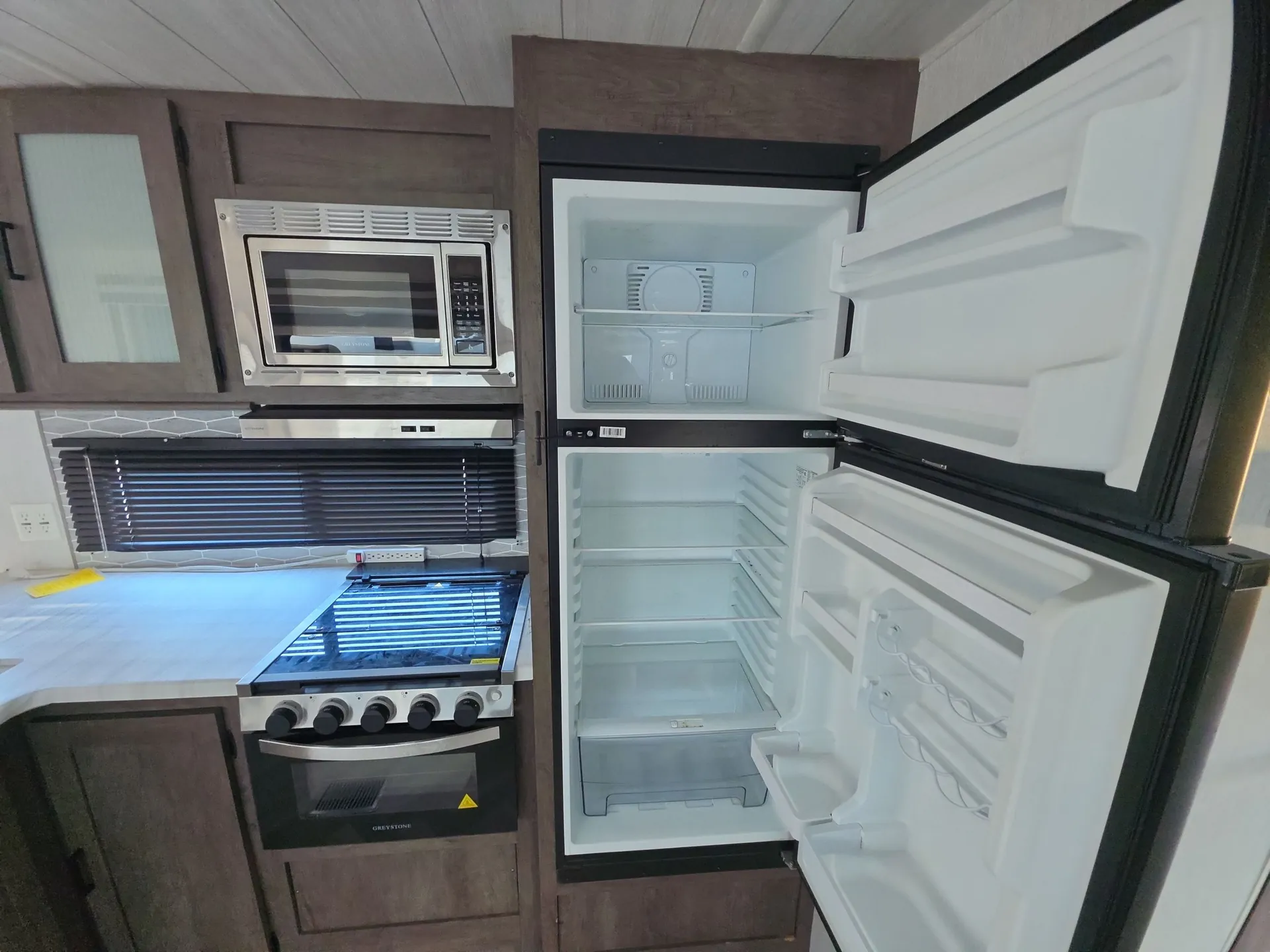 2022 Forest River Salem 33TS — fridge open