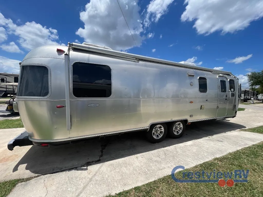 2019 Airstream Classic 30RB - Photo 3