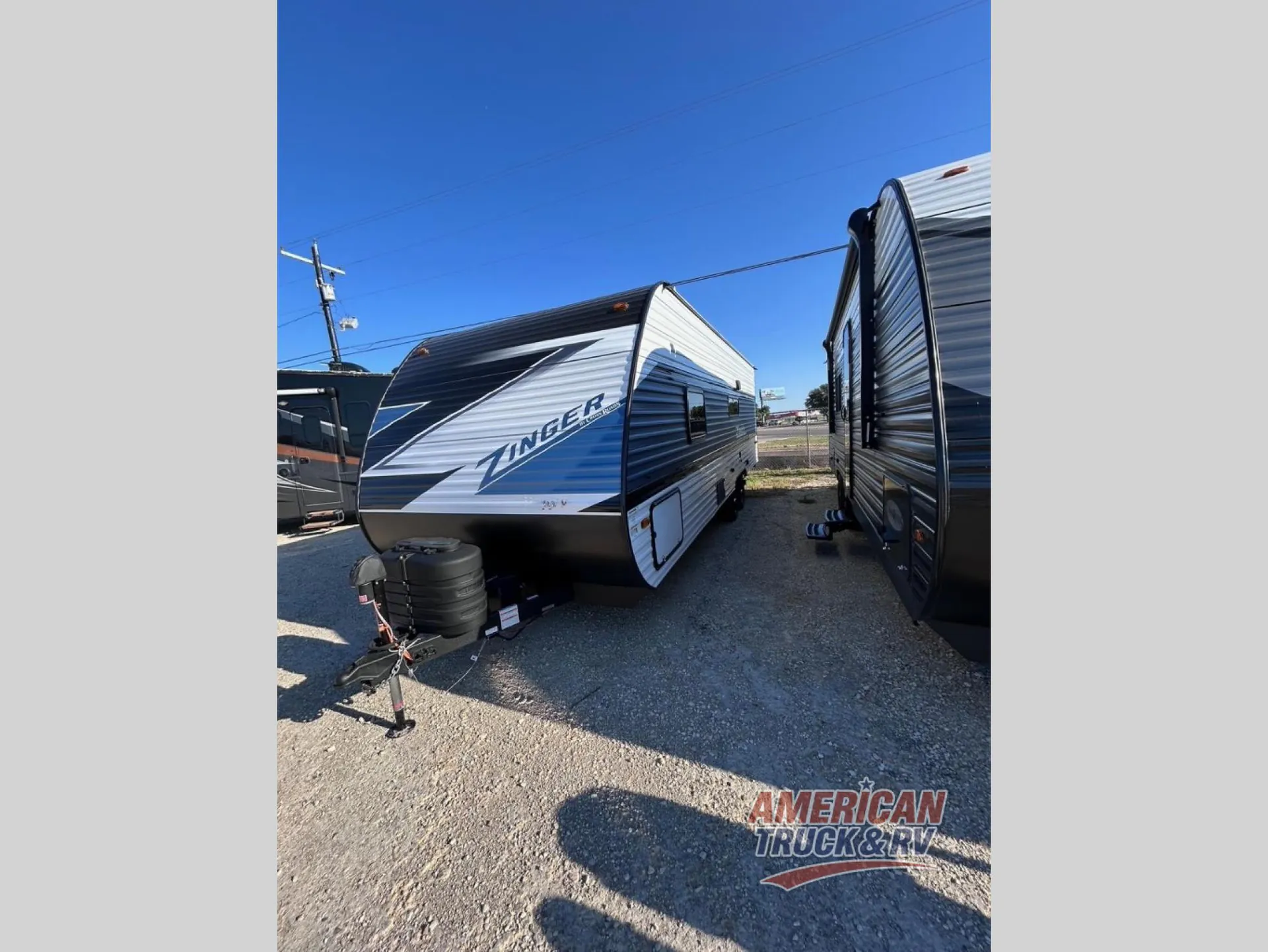 2025 CrossRoads Zinger Lite 252BH - Photo 2