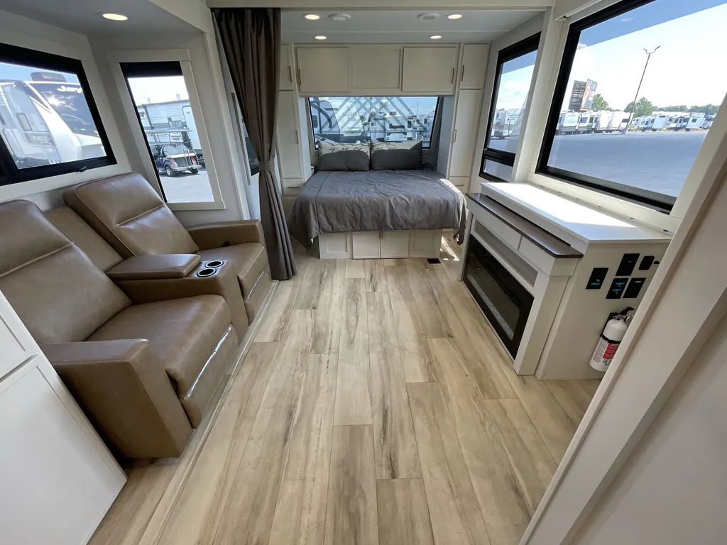 2026 Brinkley Model I 235, Photos photo 3
