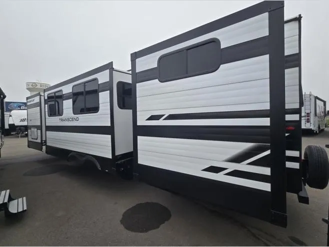 2026 Grand Design Transcend 335BHT - Photo 4