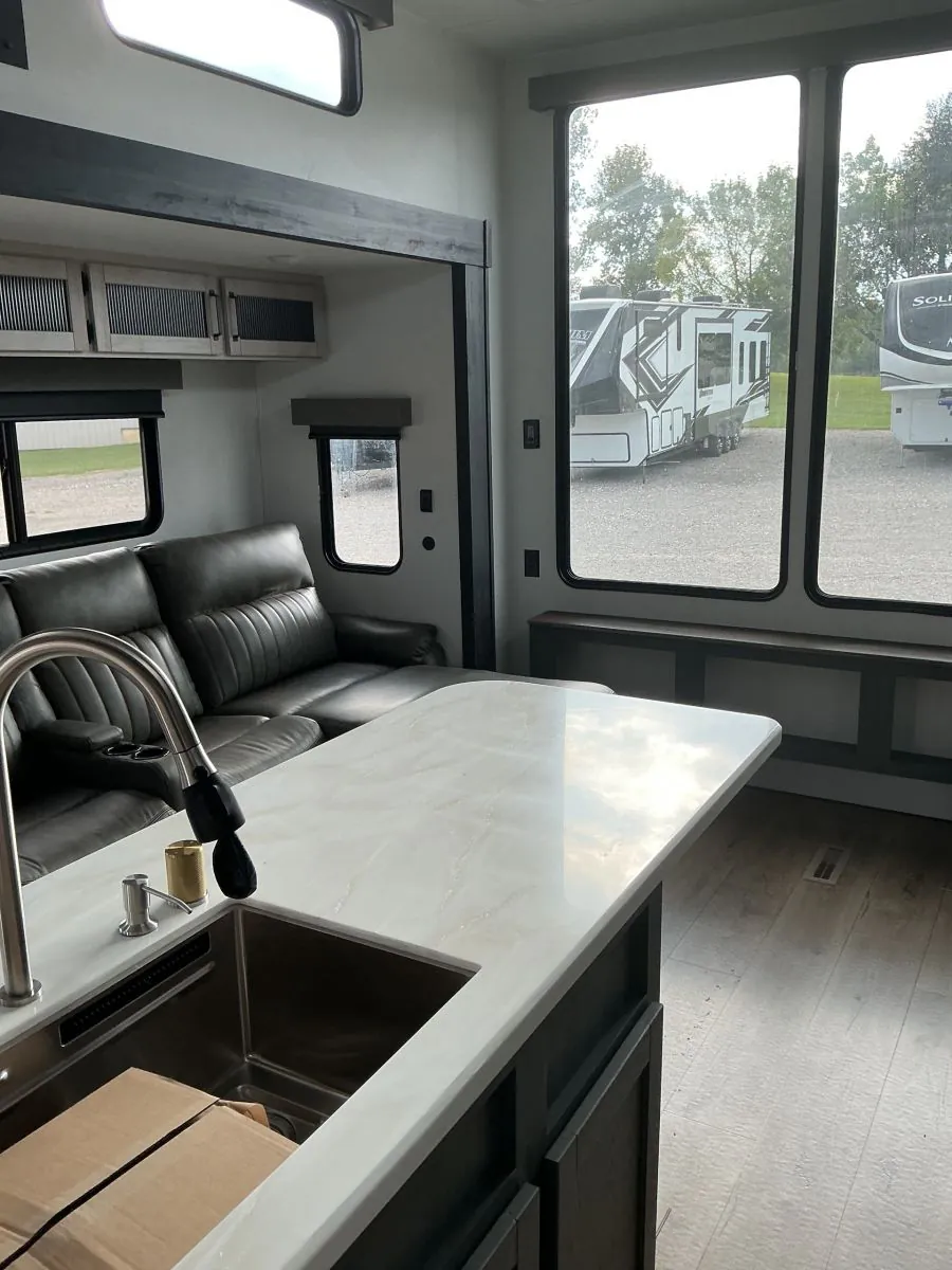2027 Forest River Puma Vista 422LFT, Photos photo 7