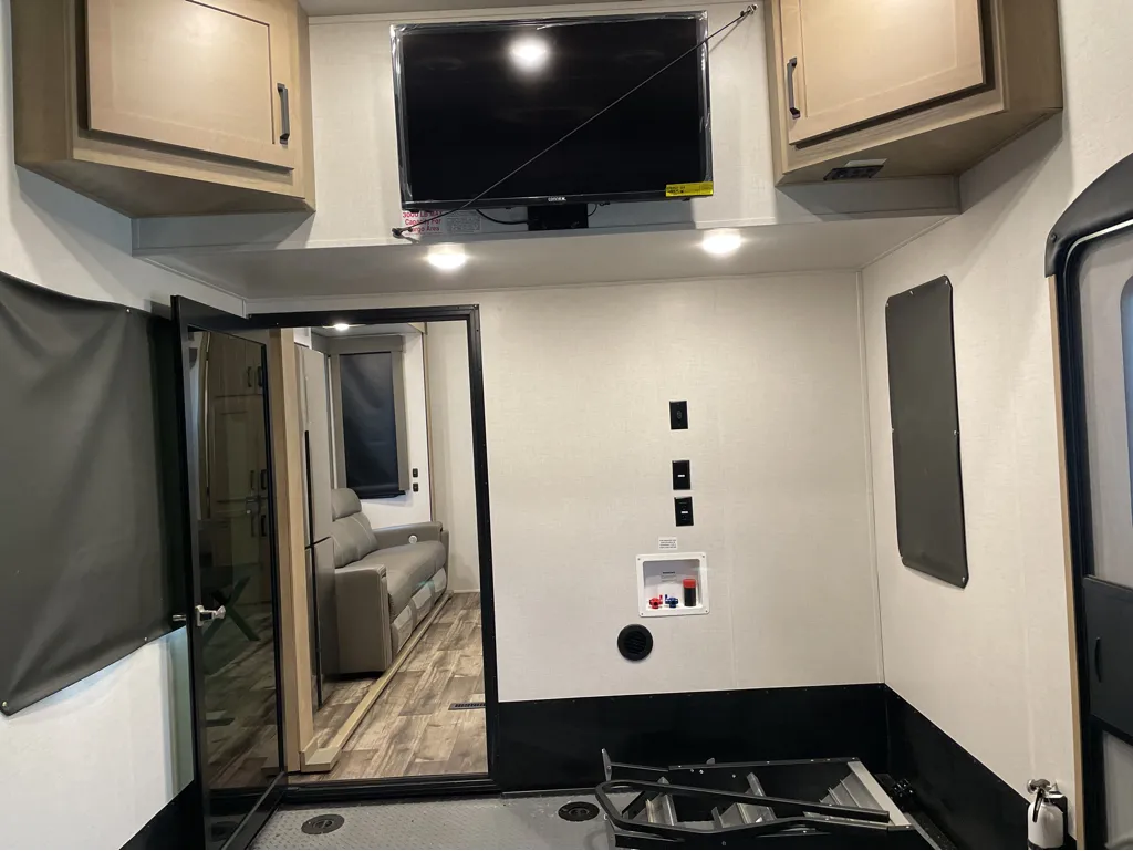 2023 Keystone Raptor 362, Photos photo 15