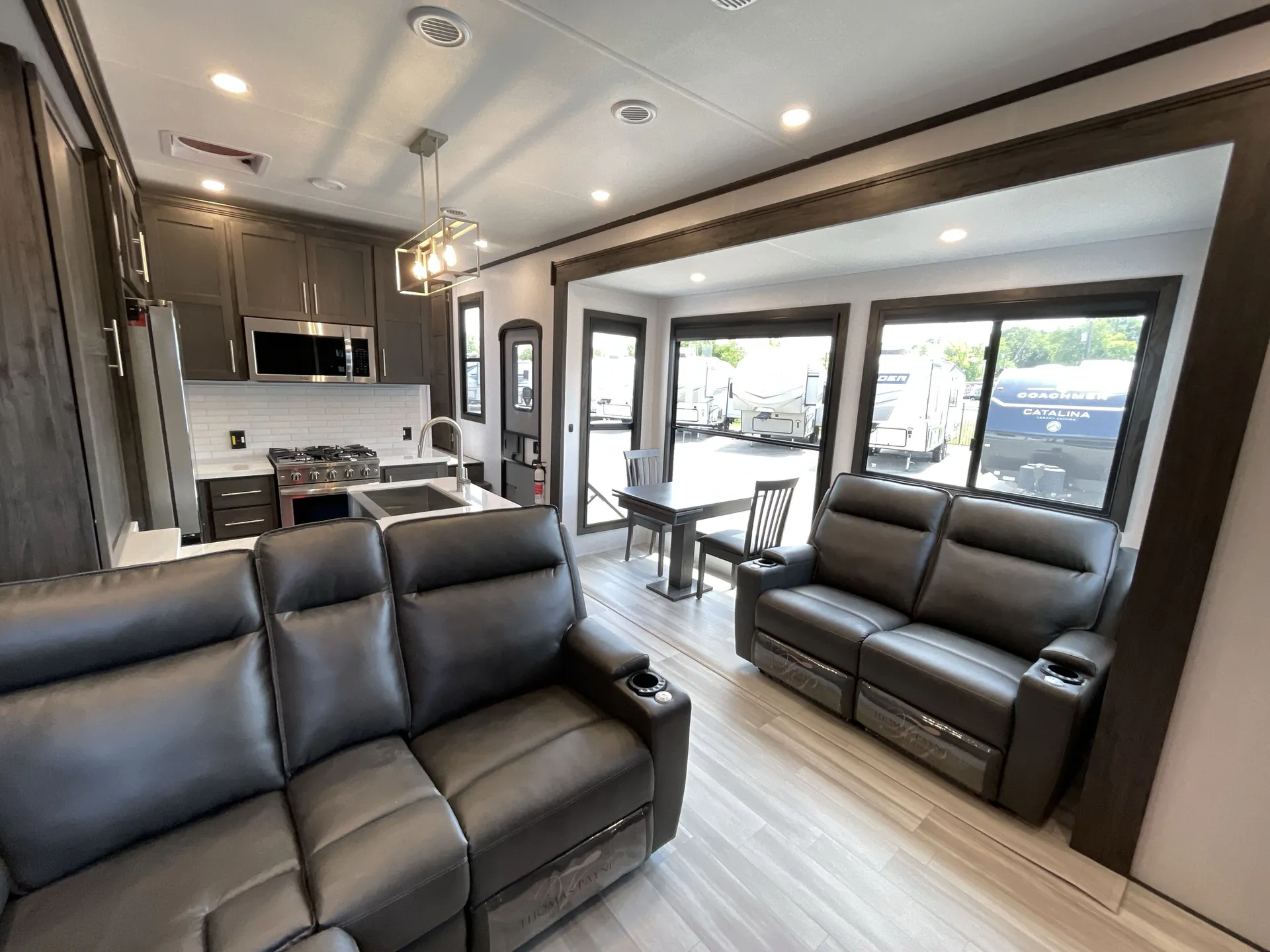 2025 Keystone Fuzion 440 — living area main