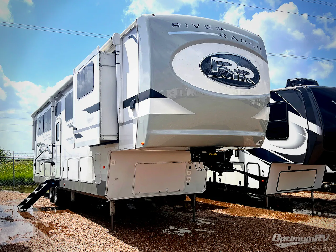 2021 Palomino River Ranch 392MB dealer photo 1 from Optimum RV