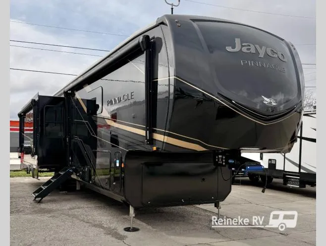 2026 Jayco Pinnacle 38FBRK - Photo 2