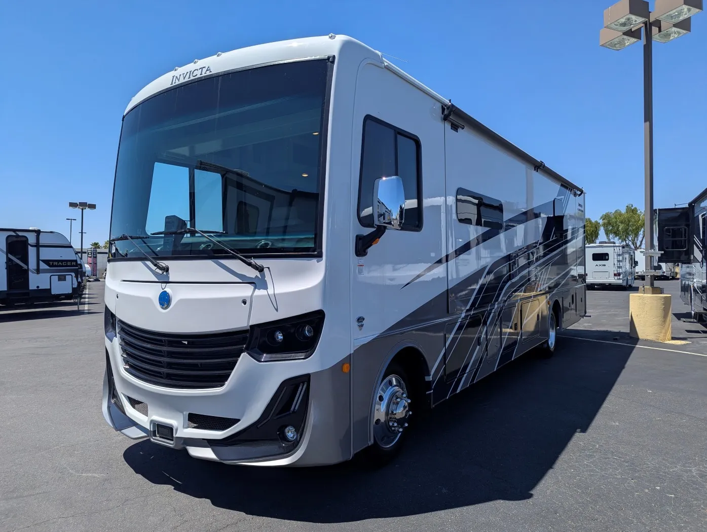 2026 Holiday Rambler Invicta 33HB - Photo 4