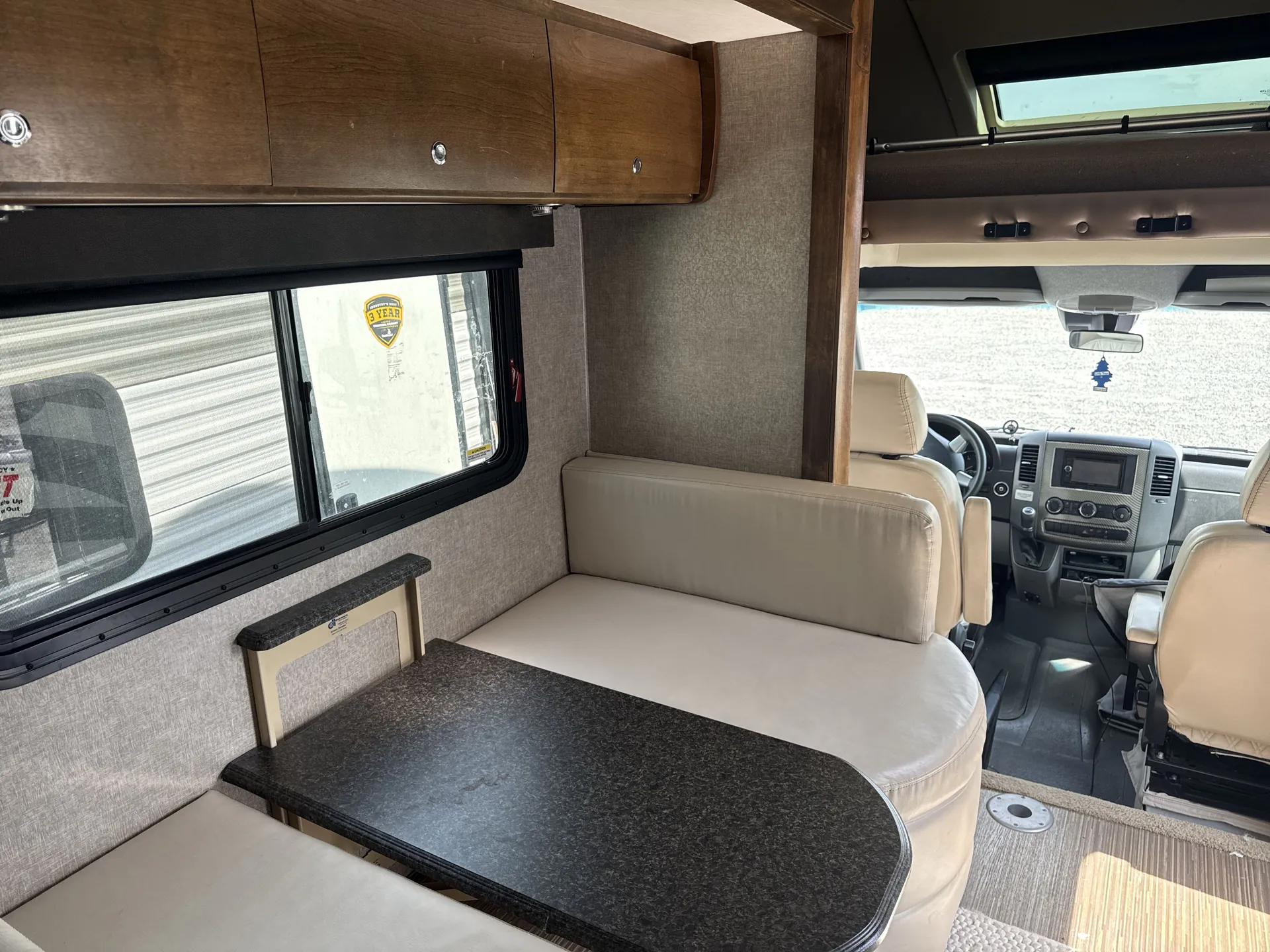 2018 Tiffin Wayfarer 24 QW — living area main