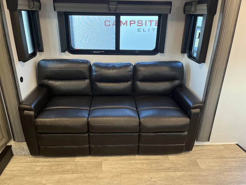 2022 Keystone Montana 3763BP, Photos photo 10