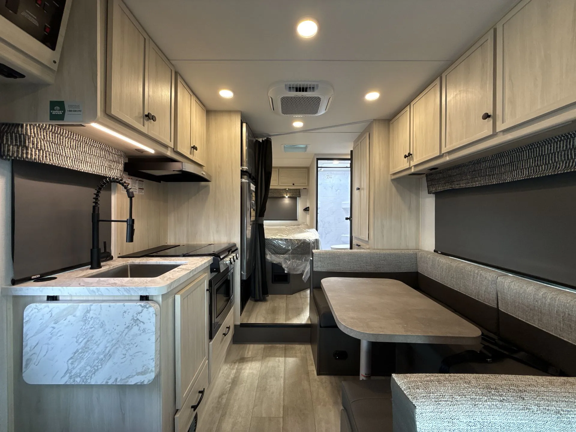 2027 Forest River Sunseeker LE 2350LE — Photo 7