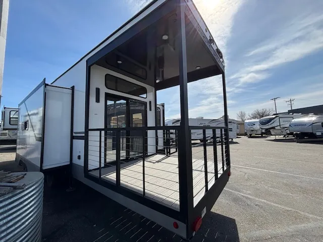 2025 CHEROKEE Arctic Wolf 3800 DECK - Photo 4