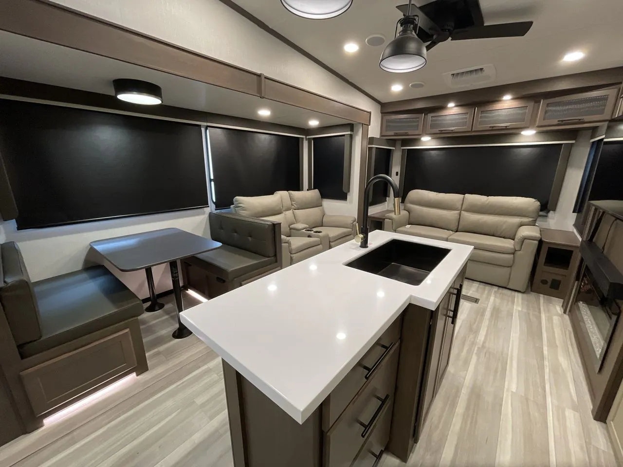 2026 Keystone Cougar 360MBI - Photo 4