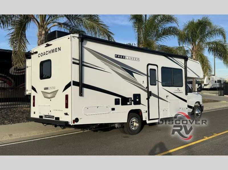 2026 Coachmen Freelander 26DS - Photo 4