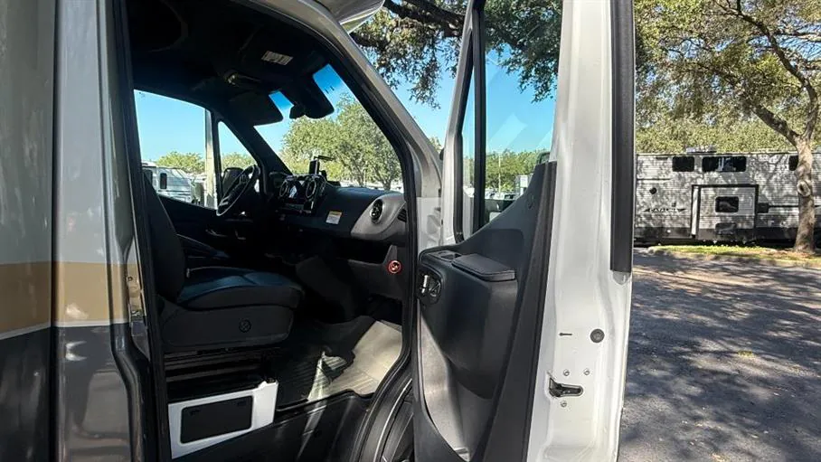 2020 Tiffin Wayfarer 25 RW, Photos photo 11