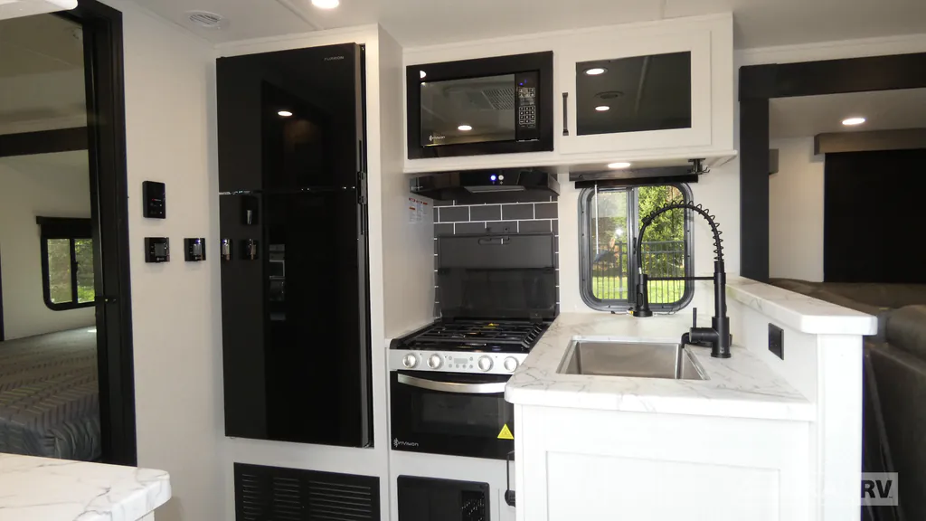 2027 Forest River Solaire 3300FLBS, Photos photo 6