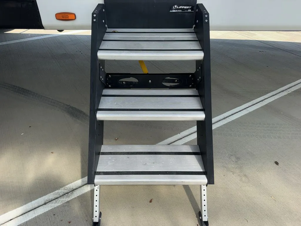 2023 CrossRoads Zinger 333DB - Photo 4
