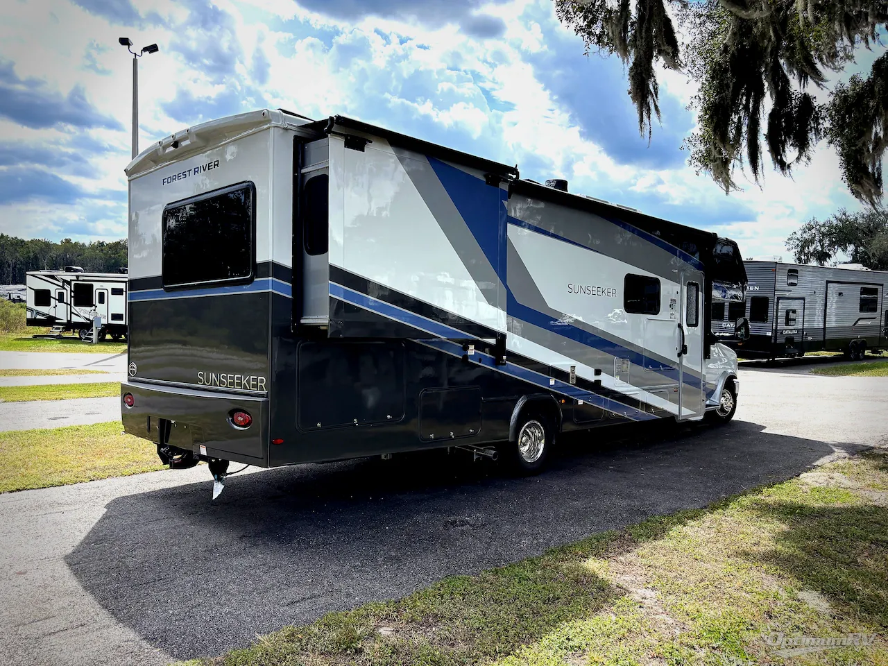 2027 Forest River Sunseeker 3010DS - Photo 3