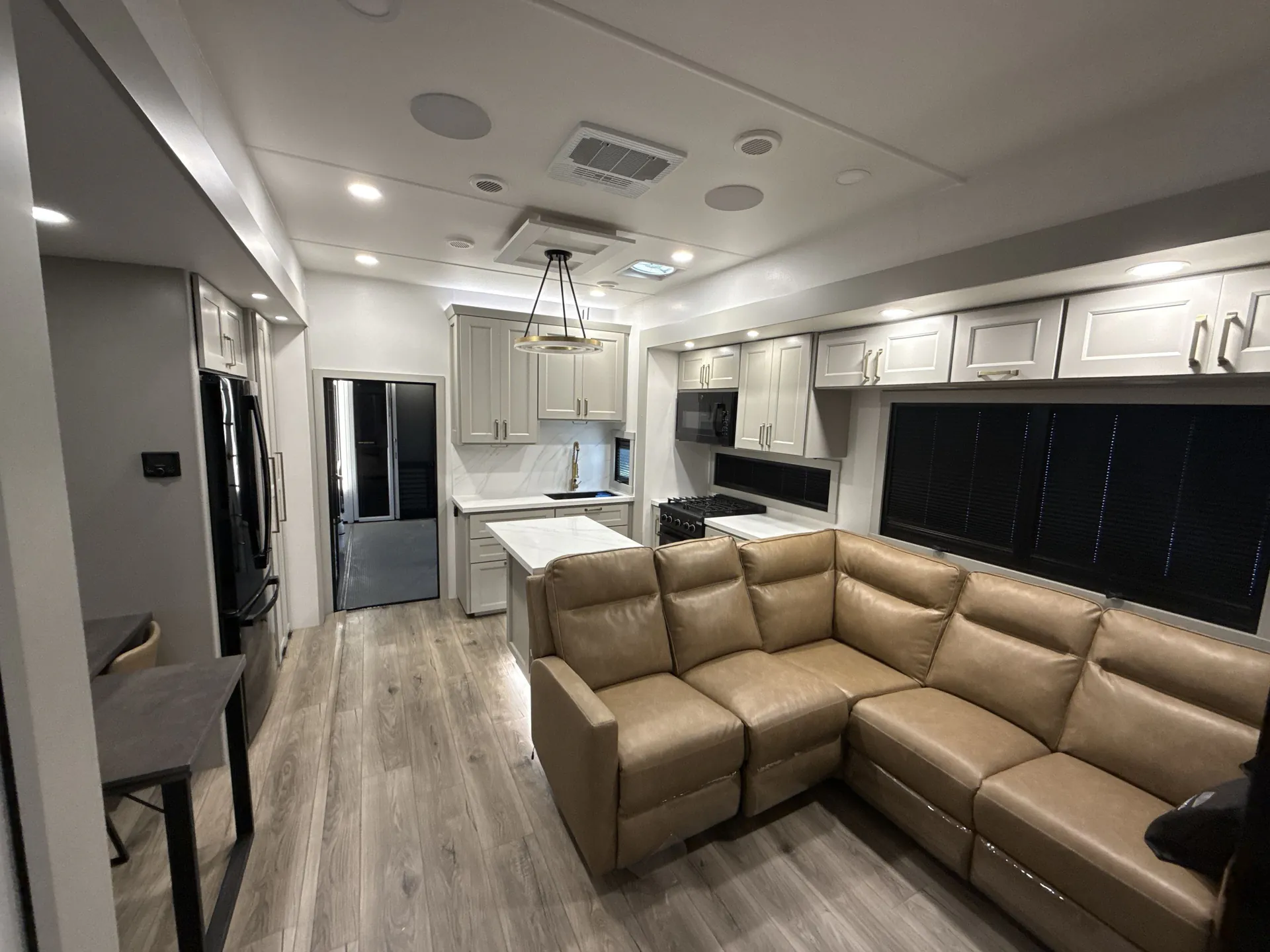 2024 Brinkley Model G 3950 - Photo 3