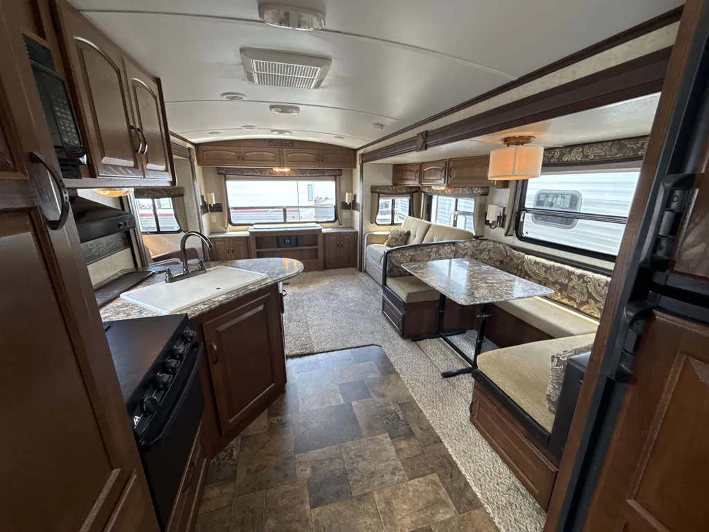 2014 Keystone Outback 298RE, Photos photo 3