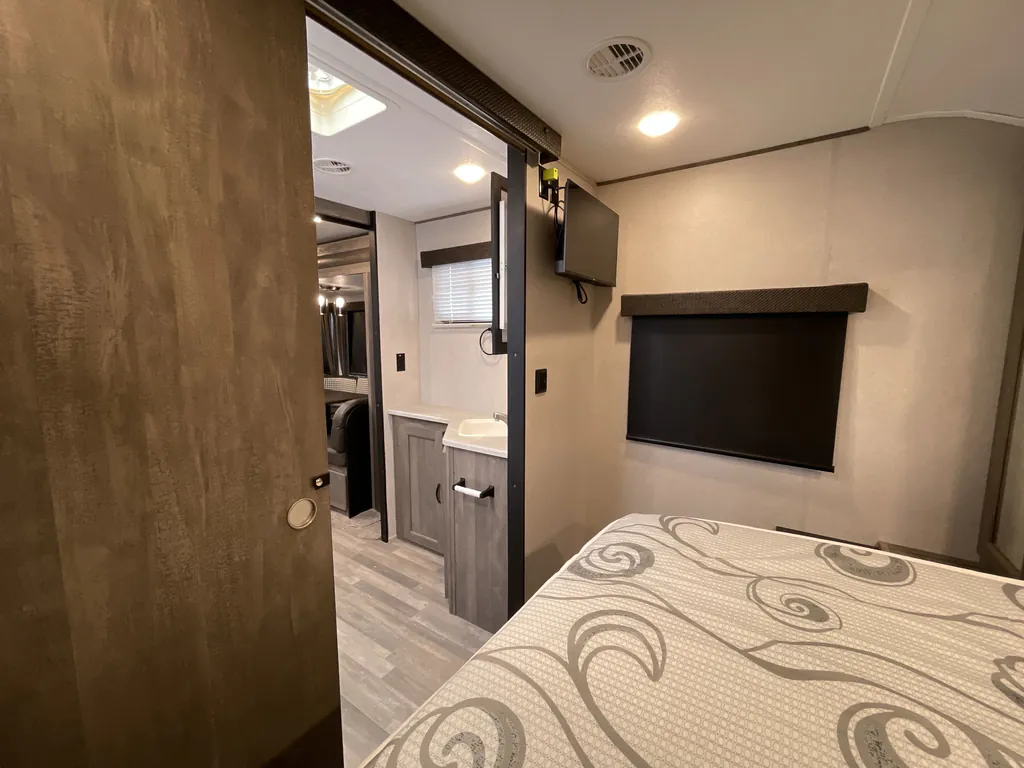2021 Forest River Vibe 28BH, Photos photo 24
