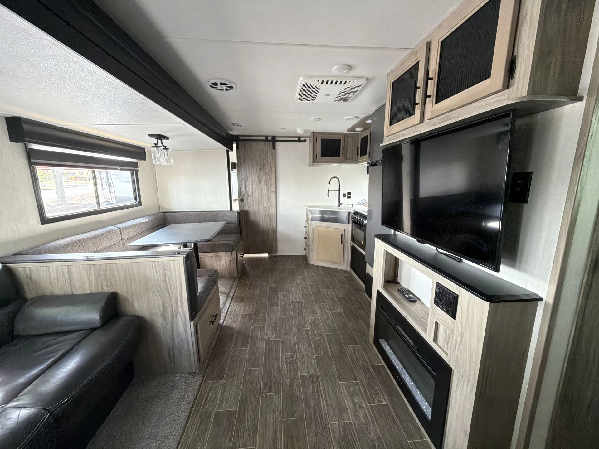 2022 Forest River Cherokee Alpha Wolf 26RB-L — living area main