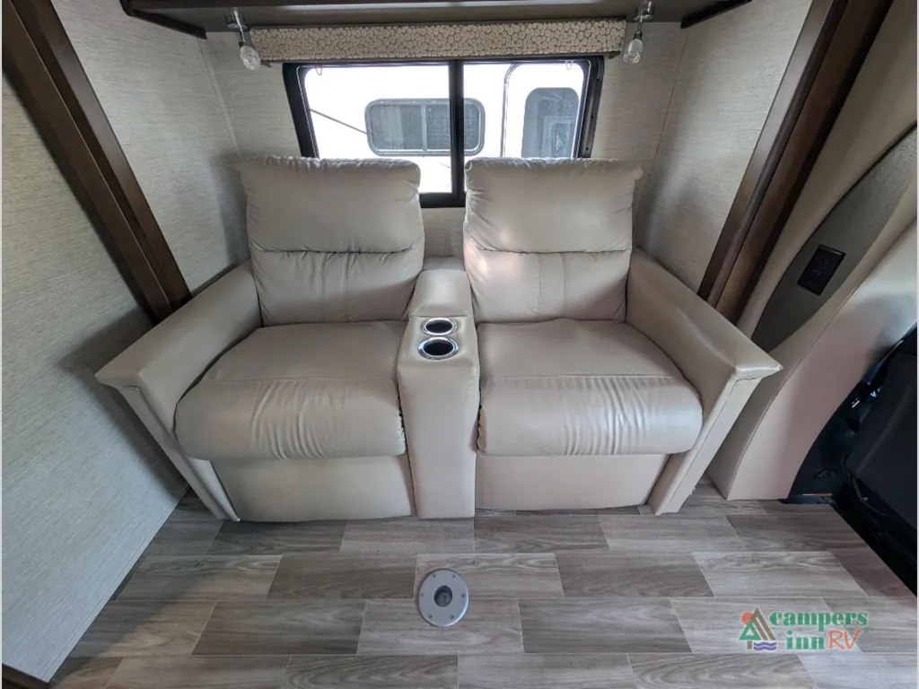 2021 Tiffin Wayfarer 25 SW, Photos photo 20