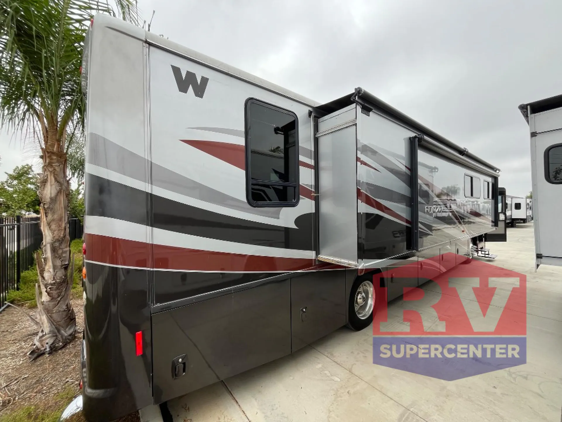 2014 Winnebago Forza 38R - Photo 4