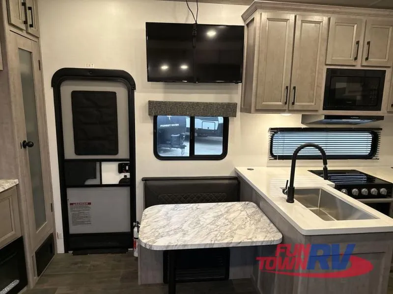 2025 Dutchmen RV Voltage Used    V3800 - Photo 4