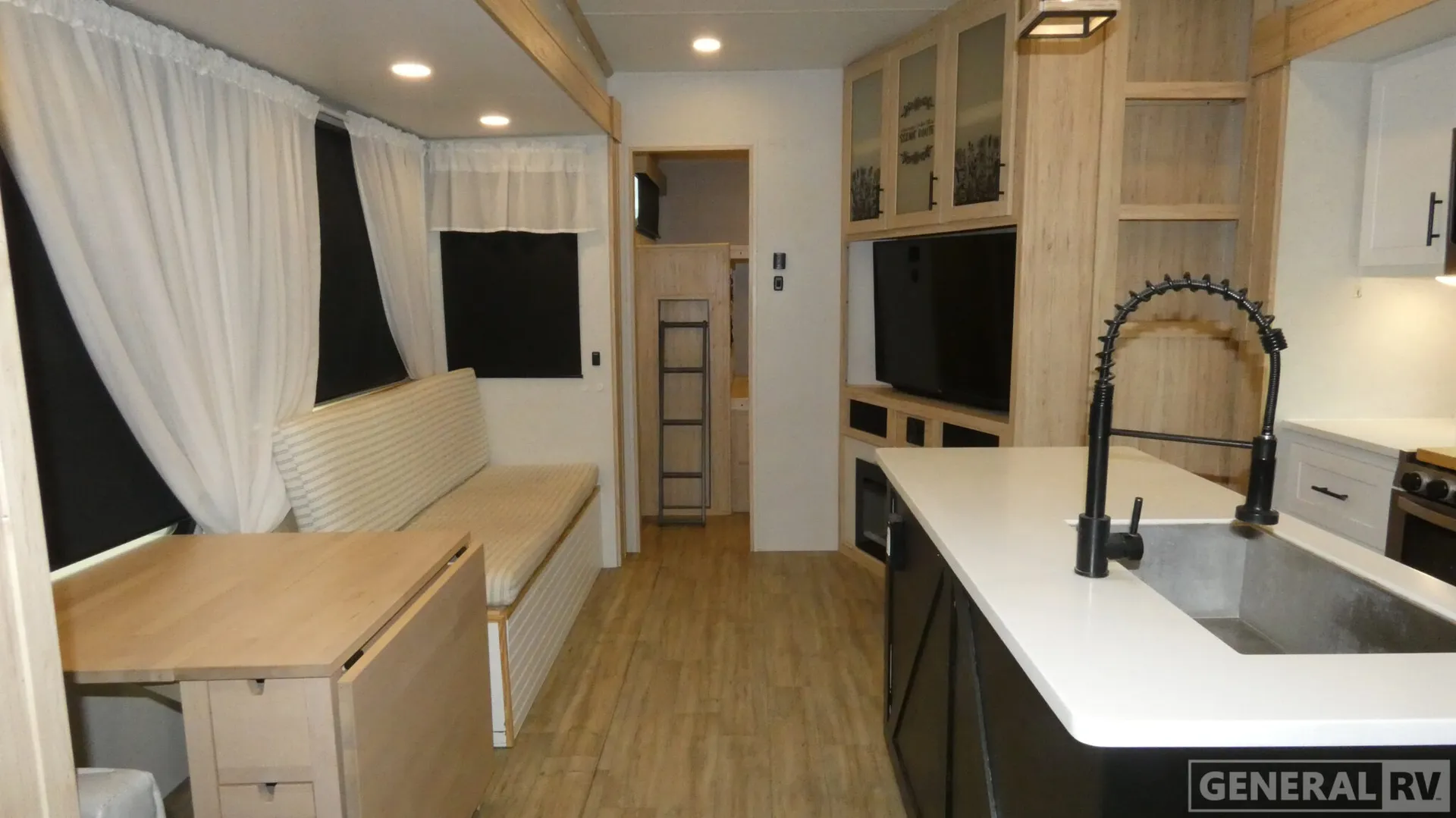 2023 Alliance RV Avenue 36BRM - Photo 3