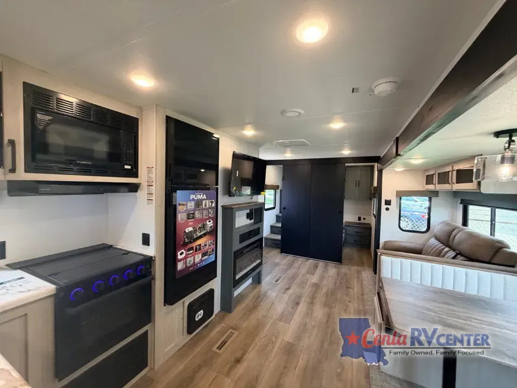 2027 Palomino Puma 337BH, Photos photo 4