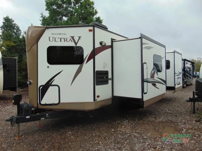 2017 Forest River Rockwood Ultra Lite 2618VS - Photo 2